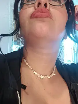 Cam4 Adult Video Chat of sexylips2024