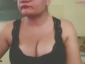 Cam4 Free Live Porn of camiilahotxxxx