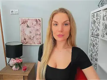 Cam4 Free Live Porn of AulloraDoll