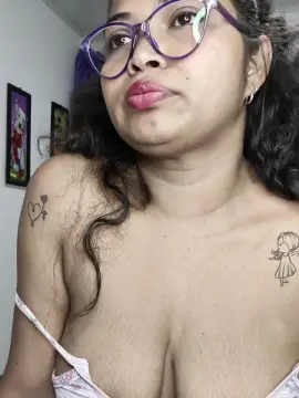 Cam4 Live Porn of Chalohottt