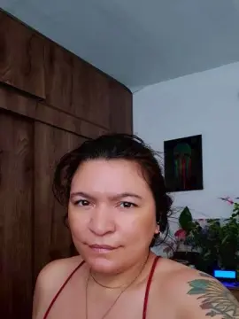 Cam4 Free Live Porn of CrazyMom69
