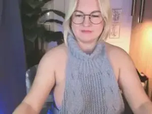 Cam4 Live Sex Cam of YolandaKiss