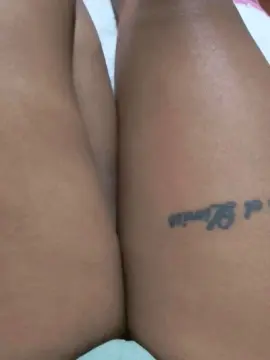 Cam4 Live Porn of Yennyaurar