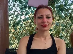 Cam4 Live Sex of Karoline121