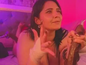 Cam4 Best live sex cam show of Emily_leinner