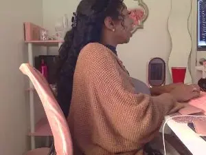 Cam4 Watch Live Sex Cams of Madam_Glam