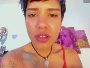 Cam4 Free Live Porn of orianaasaenz