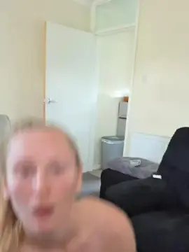 Cam4 Live Porn of LilMissTightPus