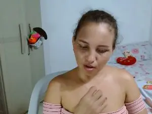 Cam4 Watch Live Sex Cams of paola_latina29