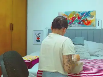 Cam4 Sex Cam of kharlamorrys_