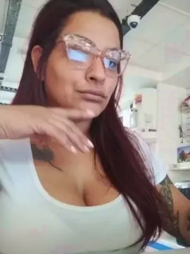 Cam4 Watch Live Sex Cams of Afroditaa99