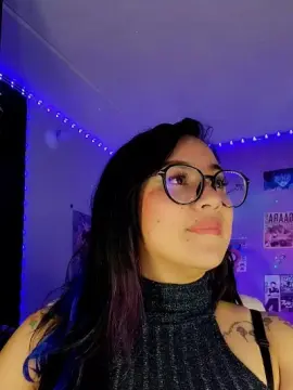 Cam4 Private Sex Chat of julibella_swee4