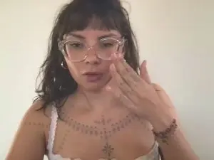Cam4 Nude Webcam of Debra_mami