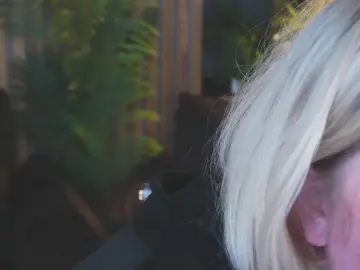 Cam4 Watch Live Sex Cams of ZaraReignn