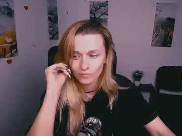 Cam4 Watch Live Sex Cams of PeppyMia