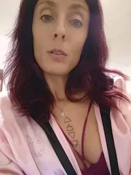 Cam4 Free Live Porn of Caledoniax2