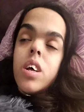 Cam4 Free Live Porn of Littleegirl69