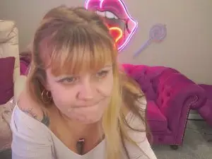 Cam4 Live Porn of BellaLaPetit