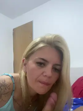 Cam4 Free Live Porn of lapola_sexy