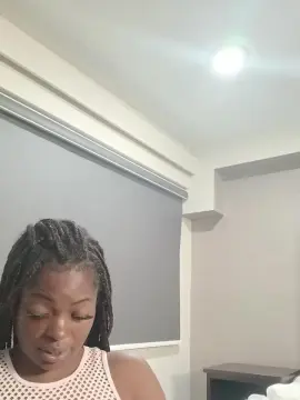 Cam4 Live Porn of Carmenelite