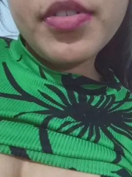 Cam4 Free Live Porn of rosii4
