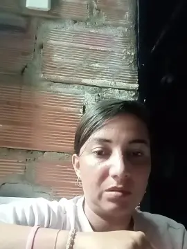 Cam4 Free Live Porn of IsiTraviesa