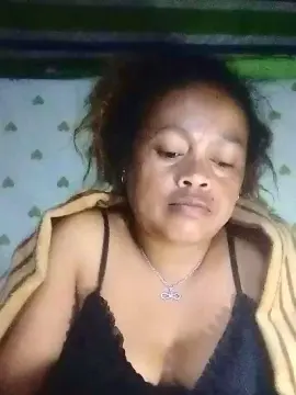 Cam4 Live Sex of Bellahotty69