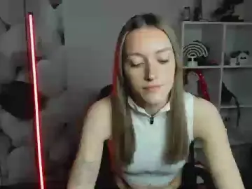 Cam4 Free Live Porn of EvelynBlond