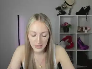 Cam4 Live Porn of EvelynBlond