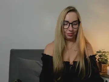 Cam4 Watch Live Sex Cams of AriaSexually