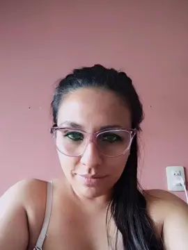 Cam4 Live Sex of Dessire_love