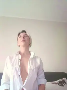 Cam4 Live Porn of Raluca_Fr