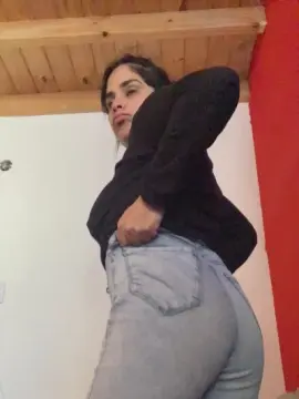 Cam4 Live Porn of aye225