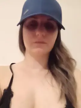 Cam4 Live Sex of Elina94