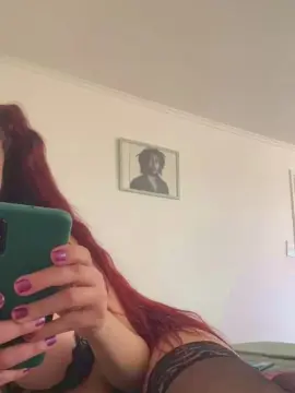 Cam4 Free Live Porn of Reedgyal