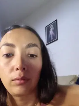 Cam4 Live Sex of mari_ass