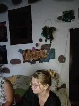 Cam4 Free Live Porn of lionscage