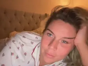 Cam4 Live Sex of erincheshire