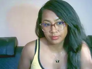 Cam4 Live Porn of Yummy_sitraka