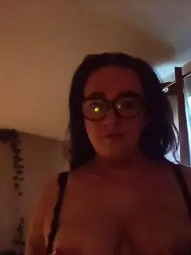 Cam4 Live Porn of Curvy69ass