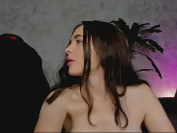 Cam4 Free Porn Cam of EMMA77777