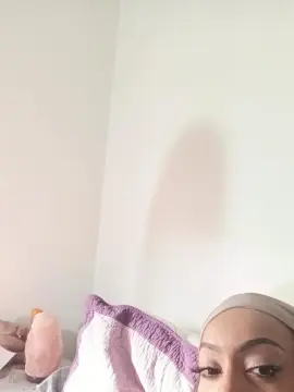 Cam4 Free Live Porn of elleblue_sexy