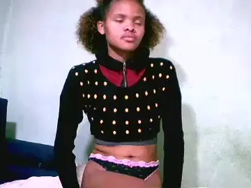 Cam4 Live Porn of Maicah23