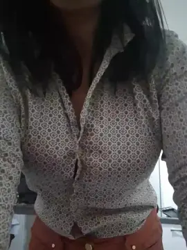 Cam4 Free Porn Cam of luxxe25