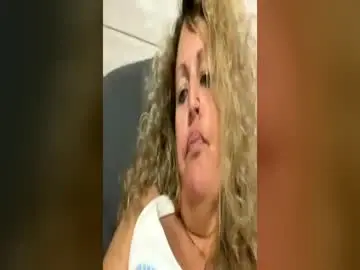 Chaturbate Sex Cam of freakywhitegirl696