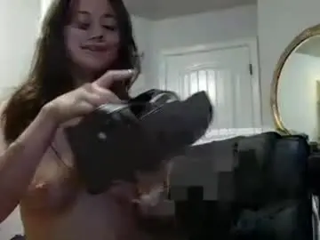 Chaturbate Free Porn Cam of itspeachylola