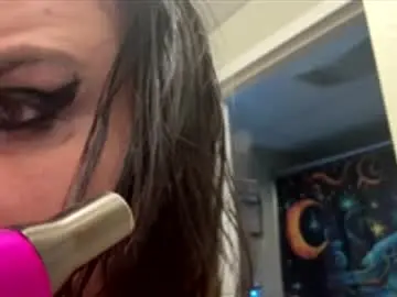 Chaturbate Live Sex Cam of mindyourvib3z