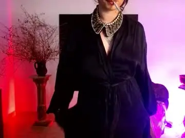 Chaturbate Live Sex Cam of serena_xyz