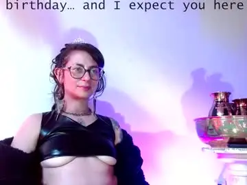 Chaturbate Watch Live Sex Cams of serena_xyz