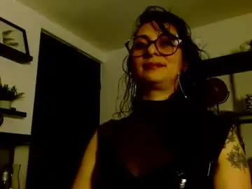 Chaturbate Watch Live Sex Cams of serena_xyz